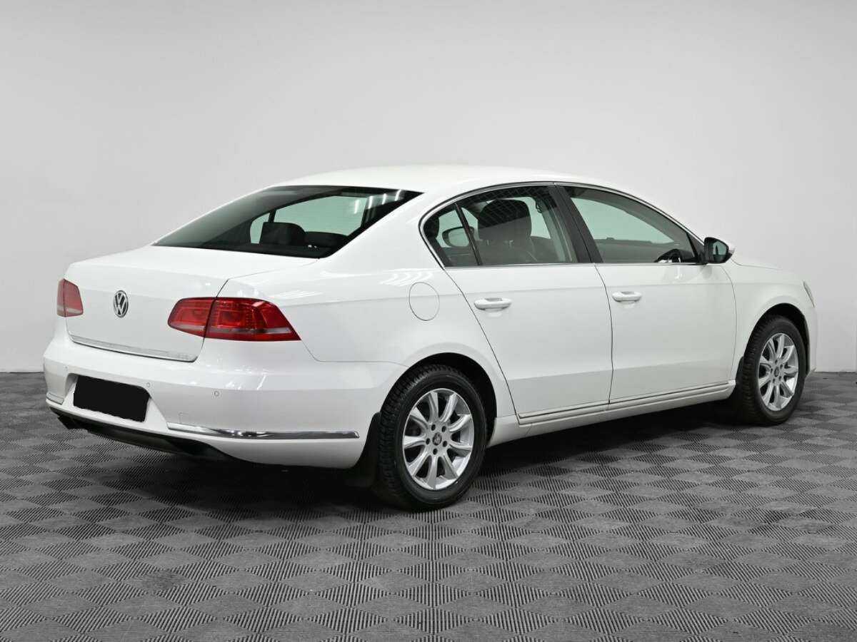 Volkswagen Passat, 2013 - фото №2