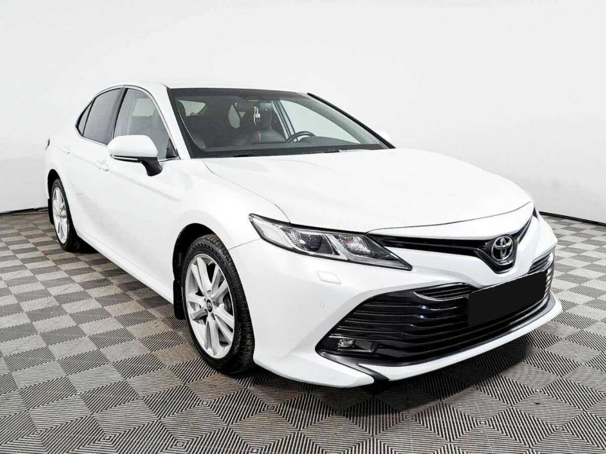 Toyota Camry, 2019 - фото №3