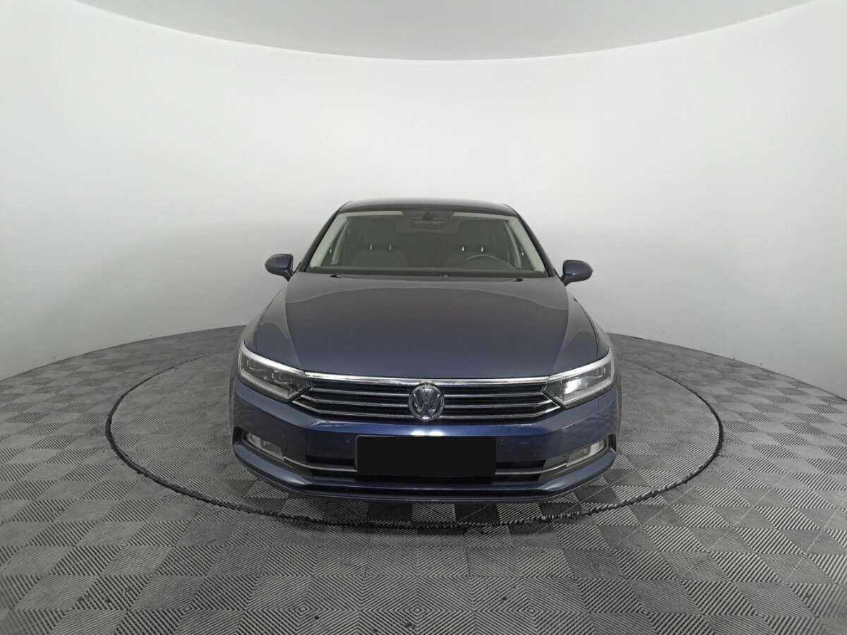 Volkswagen Passat, 2016 - фото №2