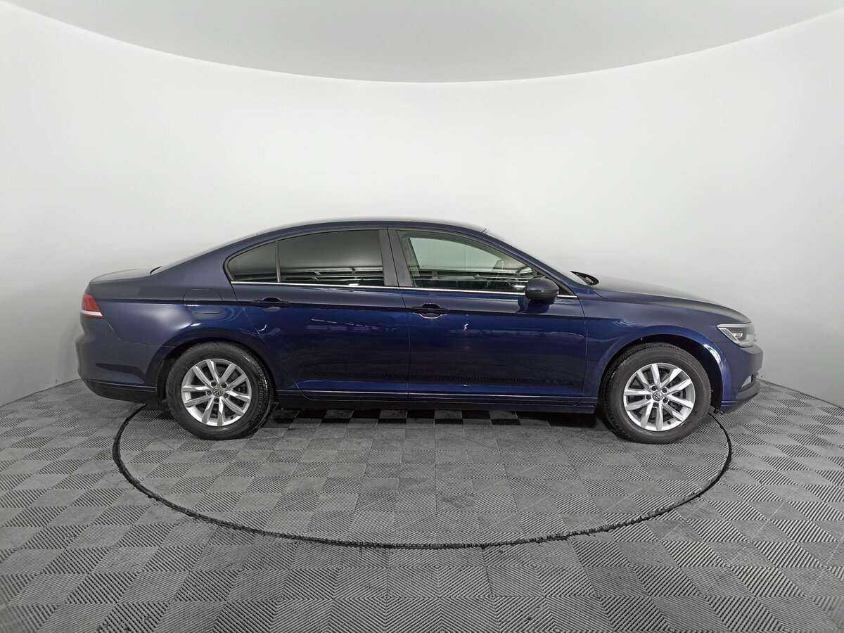 Volkswagen Passat, 2016 - фото №4