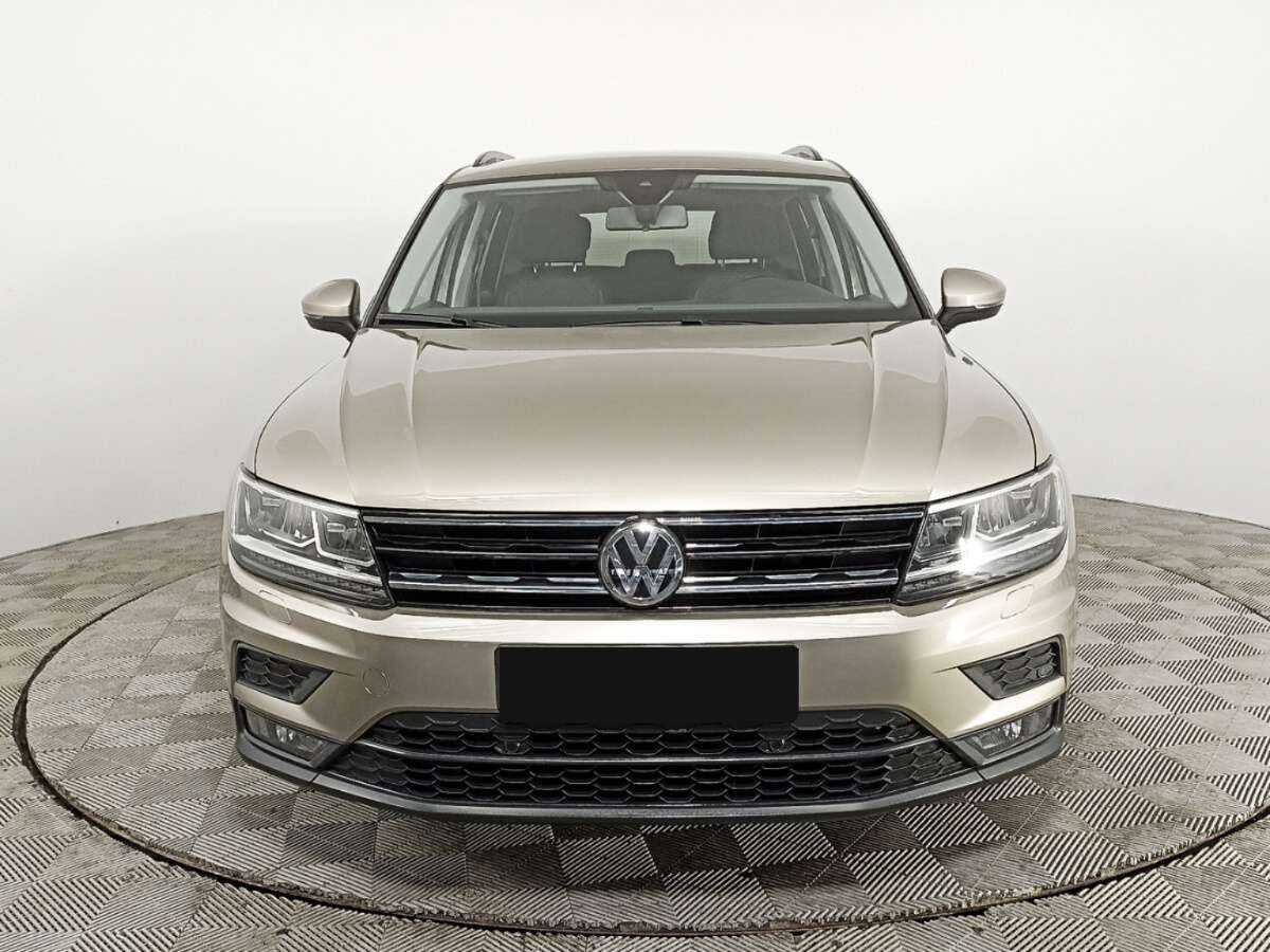 Volkswagen Tiguan, 2020 - фото №2