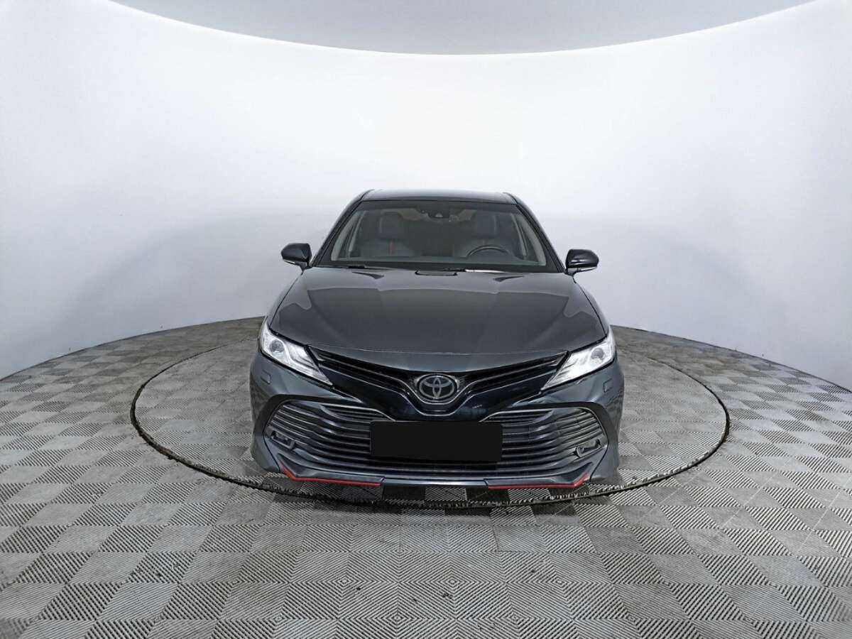 Toyota Camry, 2020 - фото №2