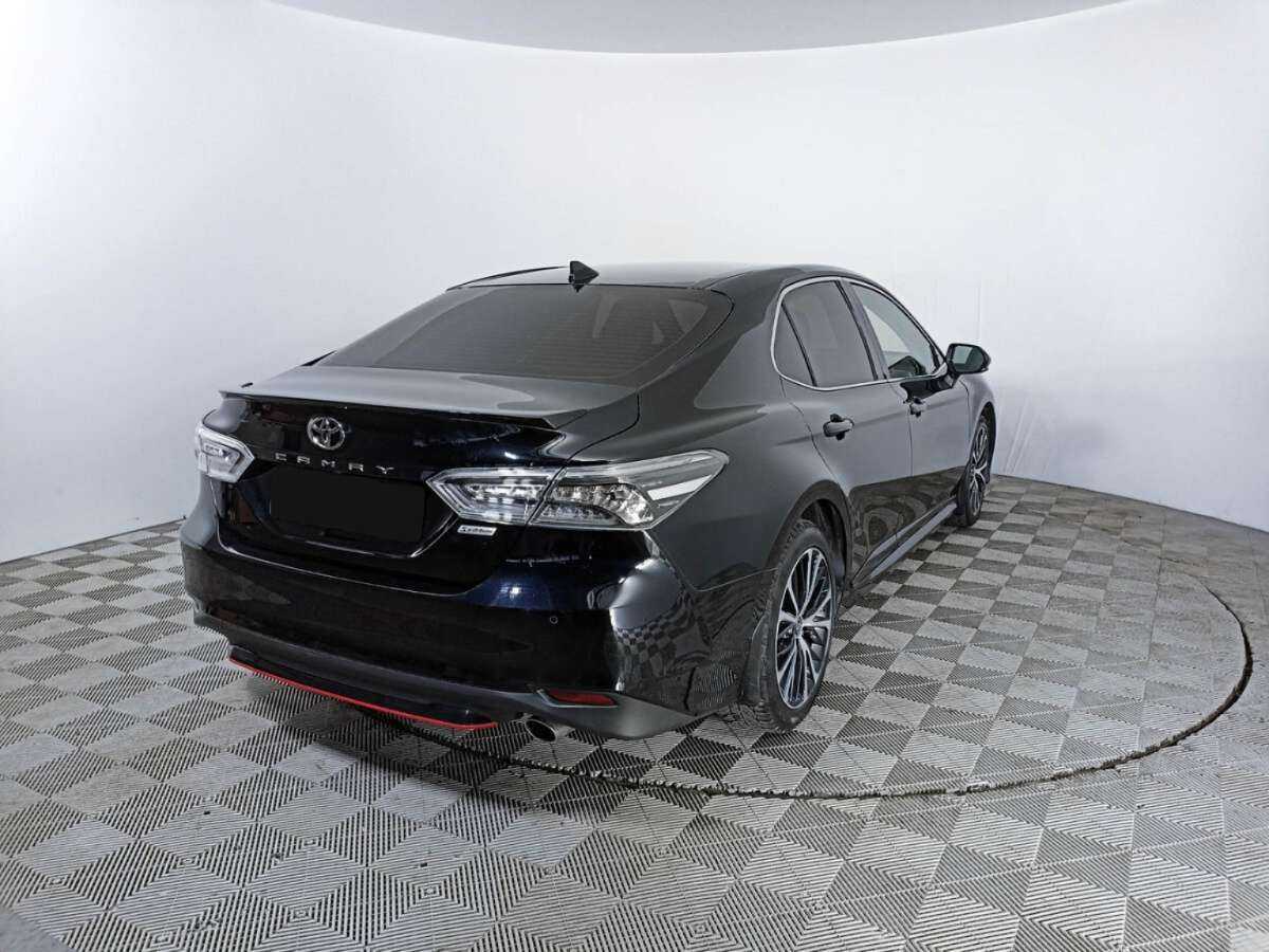 Toyota Camry, 2020 - фото №4