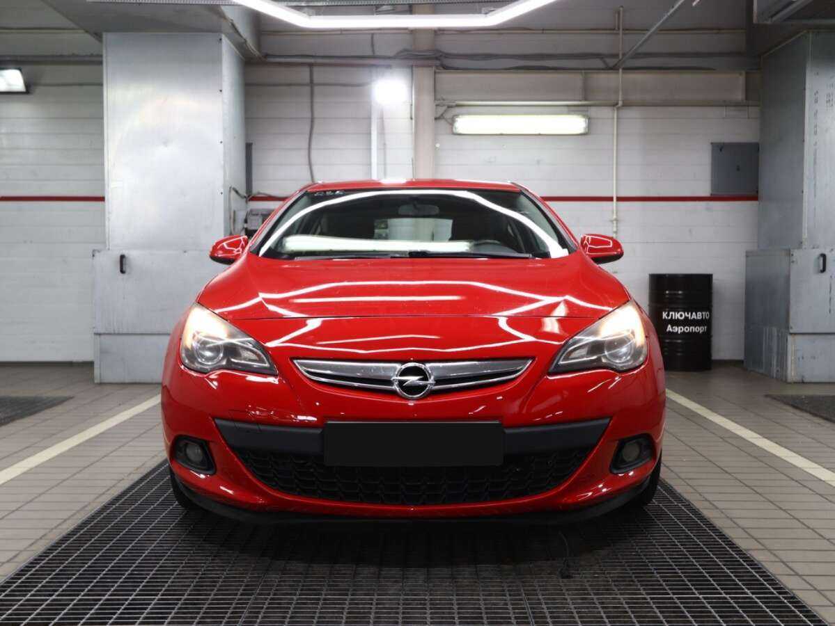Opel Astra GTC, 2012 - фото №3