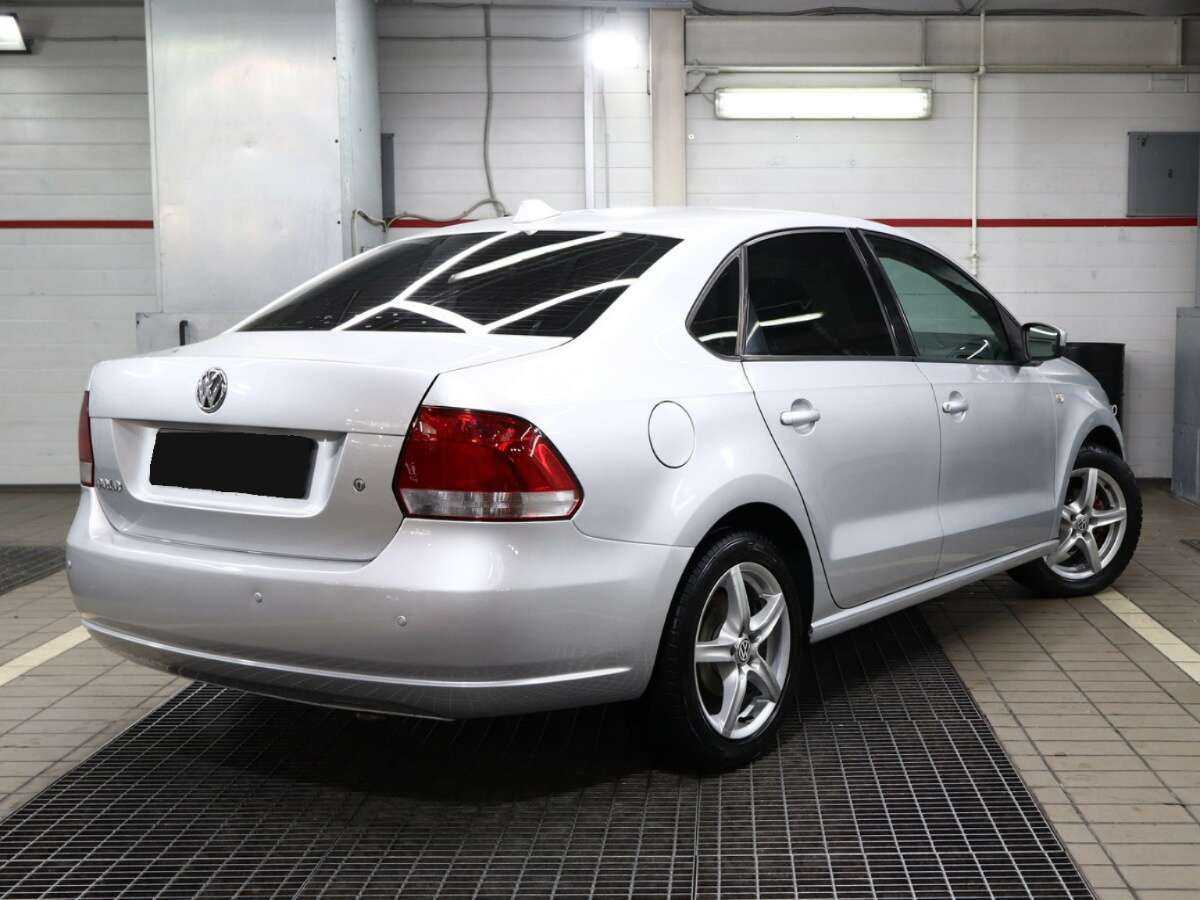 Volkswagen Polo, 2012 - фото №2