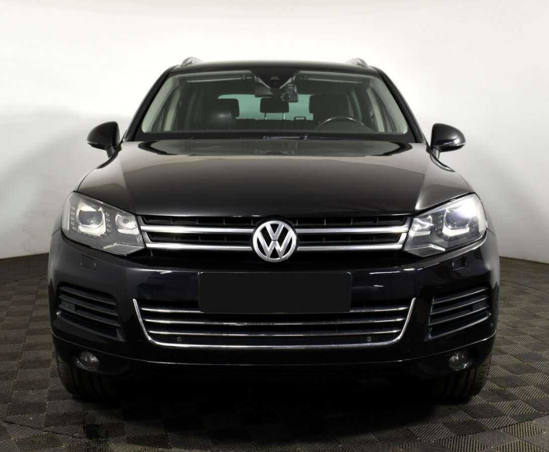 Volkswagen Touareg, 2012 - фото №2