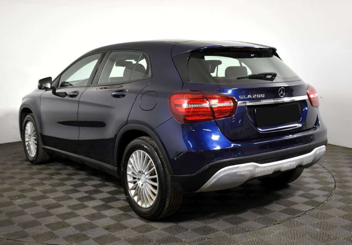 Mercedes-Benz GLA 200, 2018 - фото №4