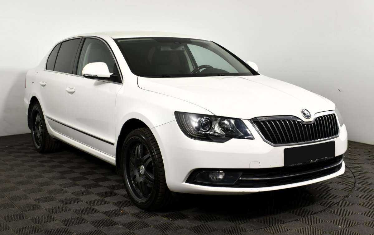 Skoda Superb DSG, 2015 - фото №2