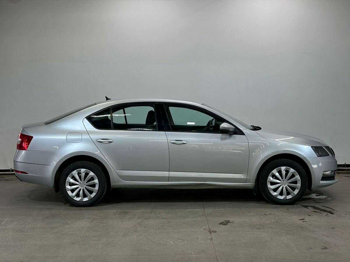 Skoda Octavia, 2018 - фото №4