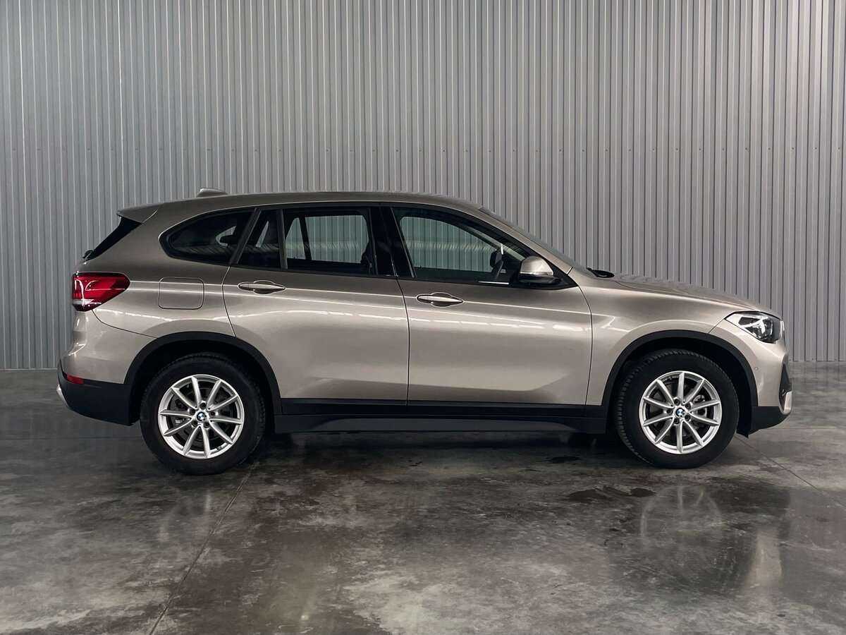BMW X1 18i sDrive, 2021 - фото №4