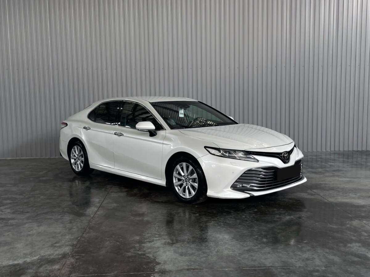 Toyota Camry, 2018 - фото №3