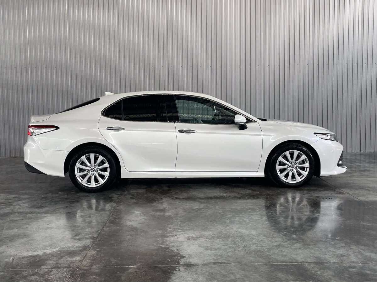 Toyota Camry, 2018 - фото №4