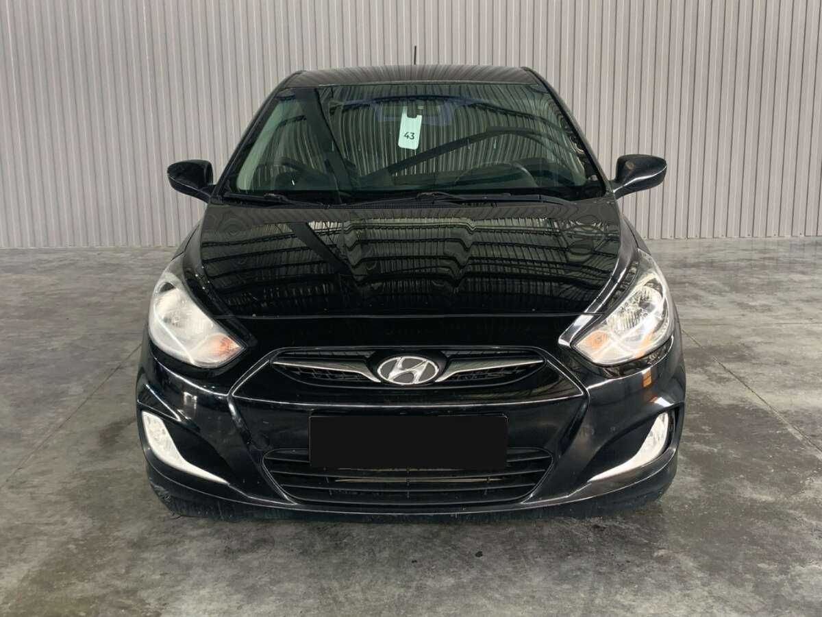 Hyundai Solaris, 2012 - фото №2