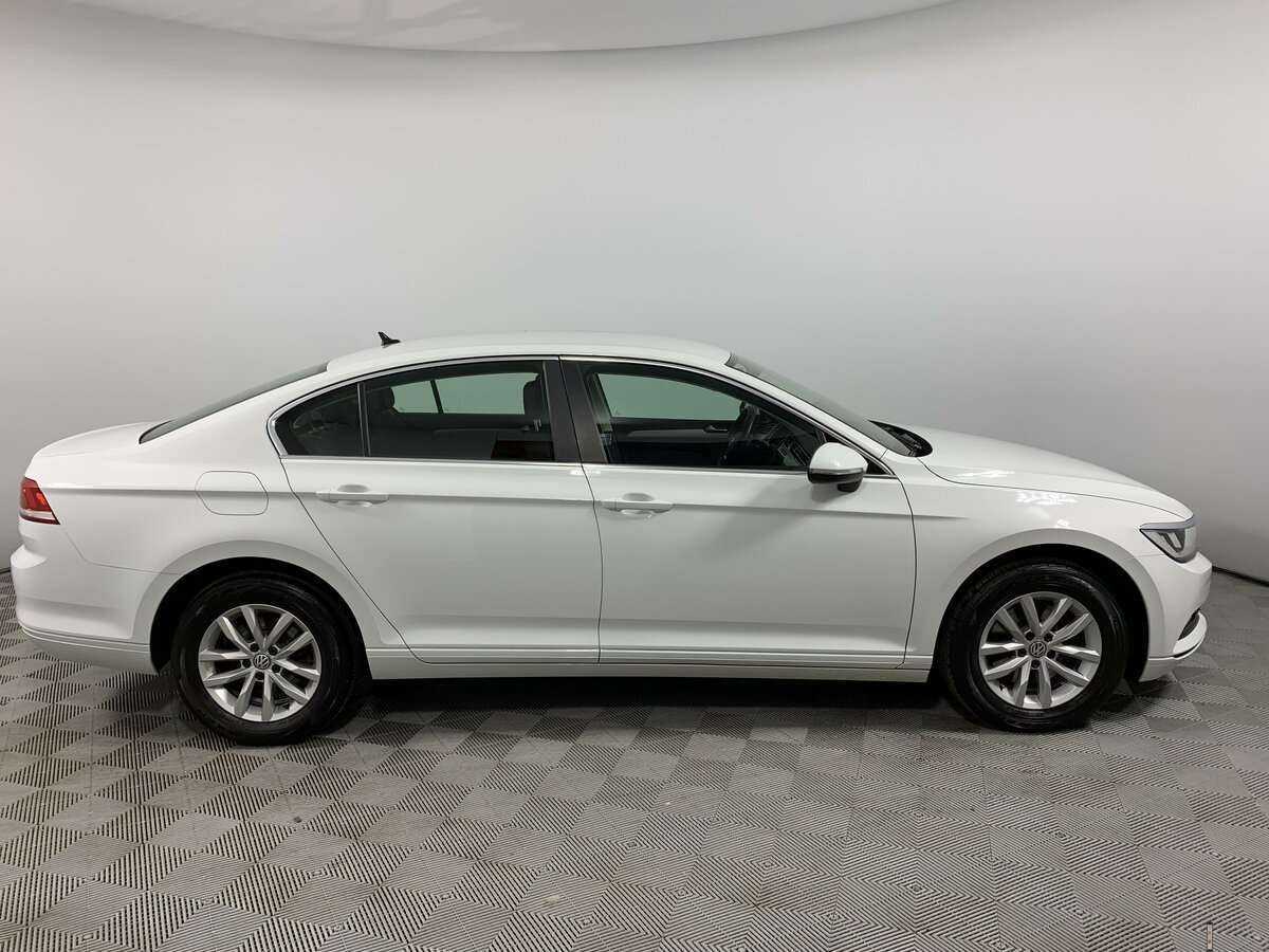 Volkswagen Passat, 2019 - фото №4