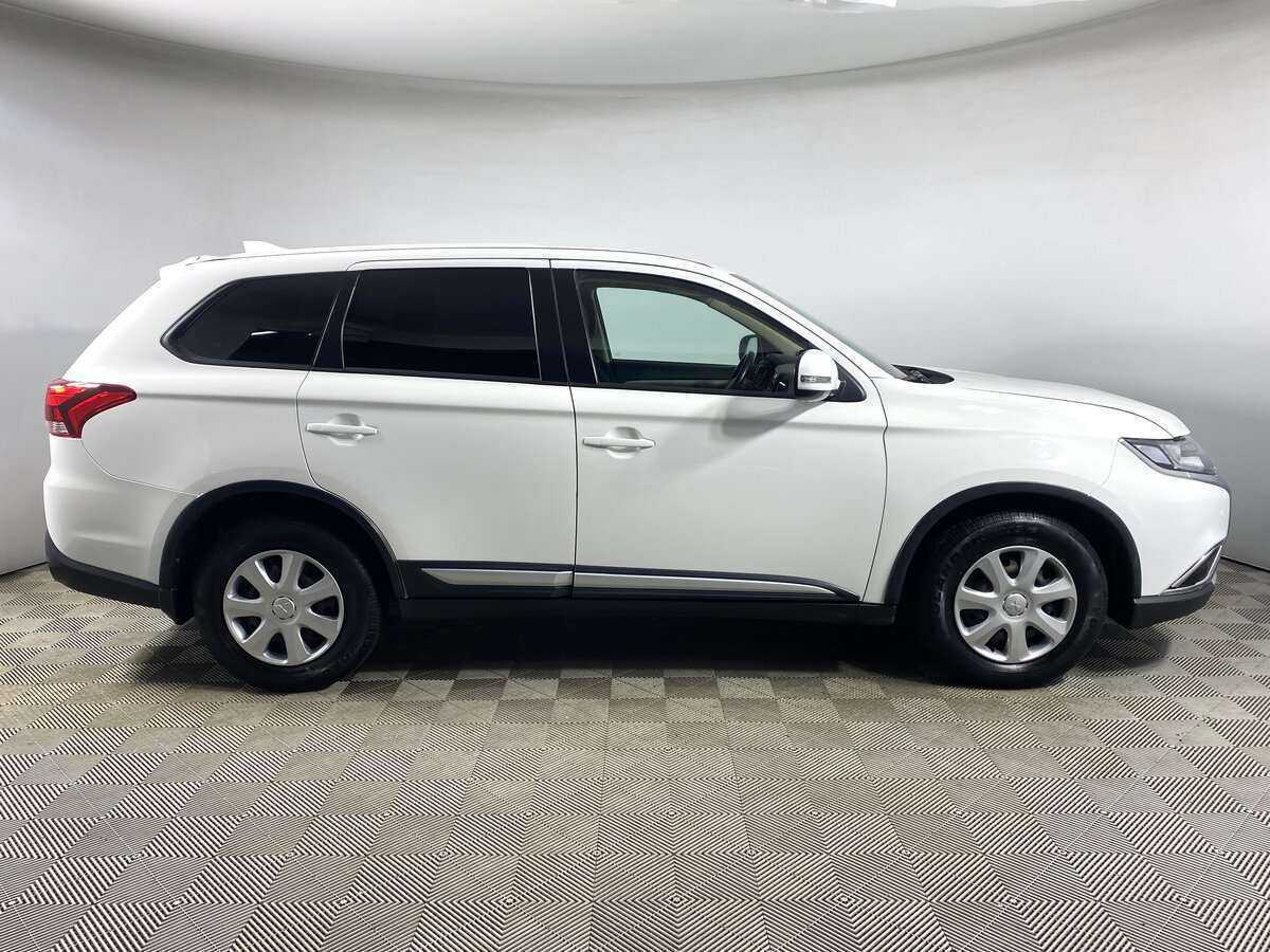 Mitsubishi Outlander, 2017 - фото №4