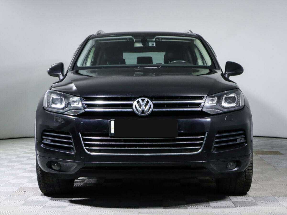 Volkswagen Touareg, 2012 - фото №2