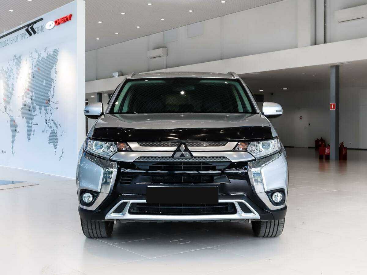 Mitsubishi Outlander, 2019 - фото №2