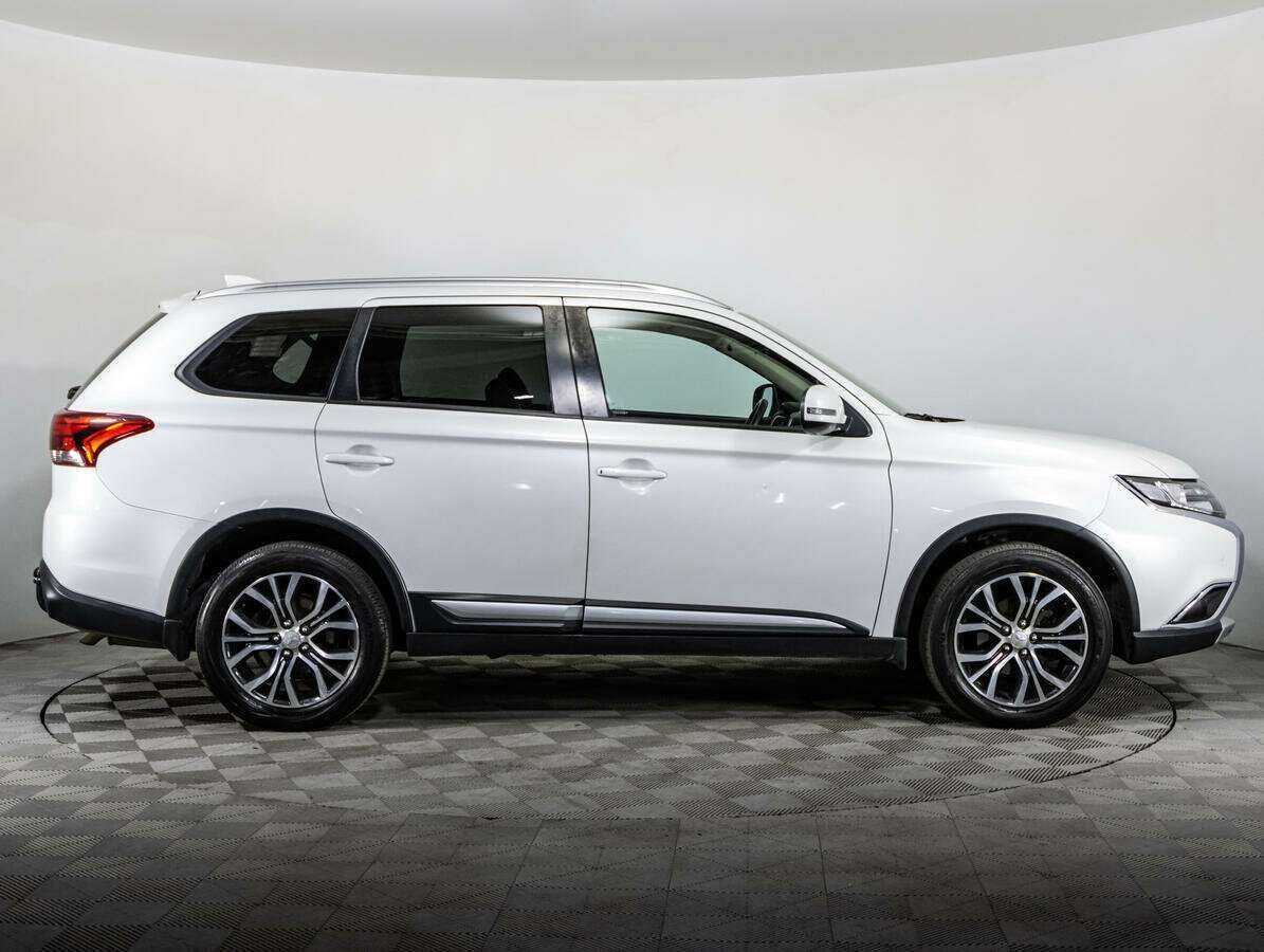 Mitsubishi Outlander, 2018 - фото №4