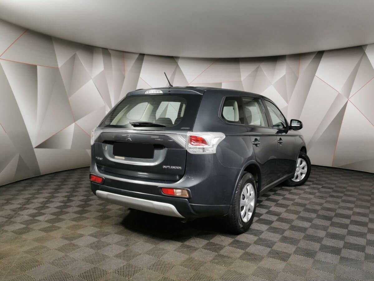 Mitsubishi Outlander, 2014 - фото №2