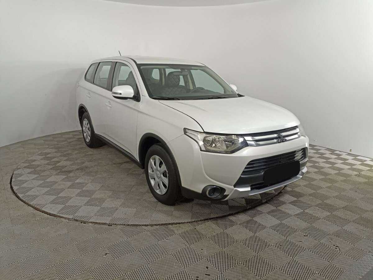 Mitsubishi Outlander, 2014 - фото №3