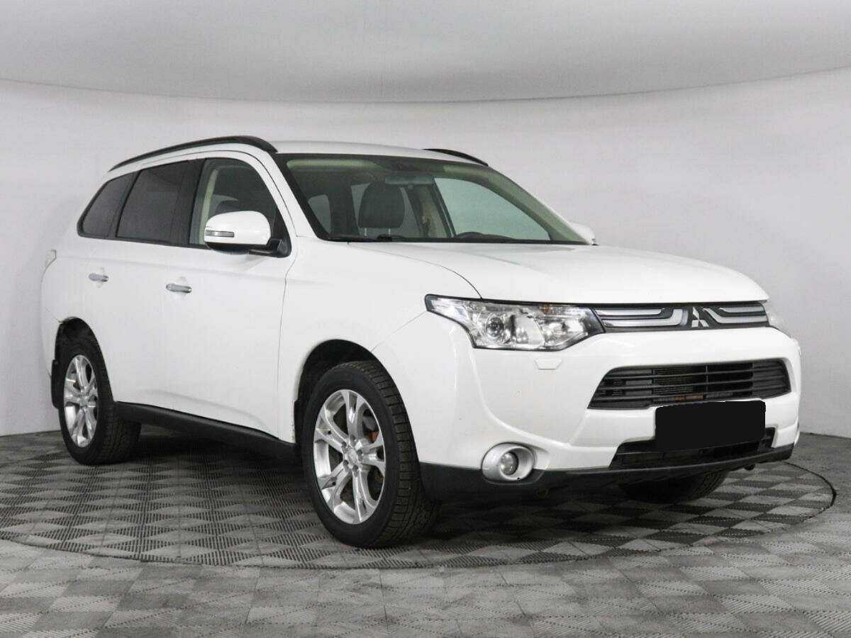 Mitsubishi Outlander, 2012 - фото №3