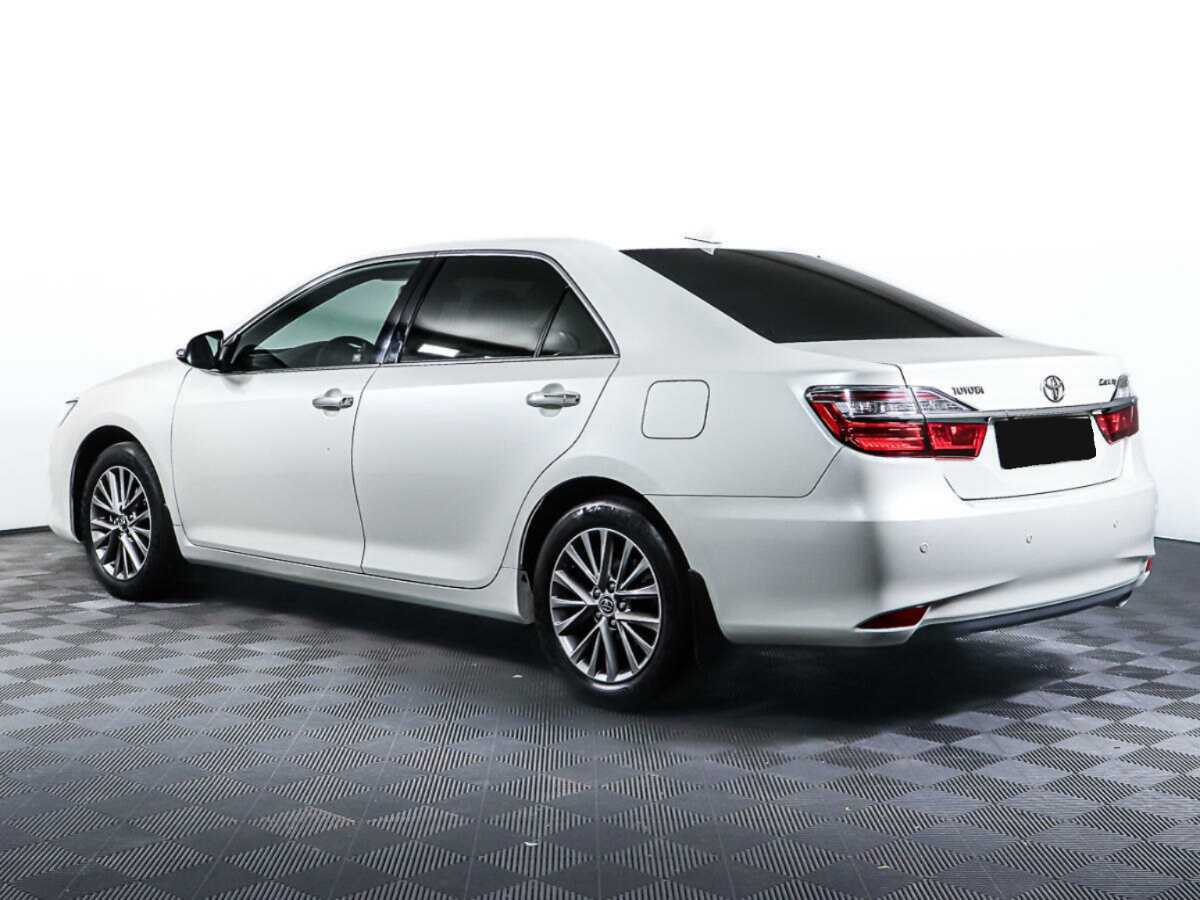 Toyota Camry, 2017 - фото №2