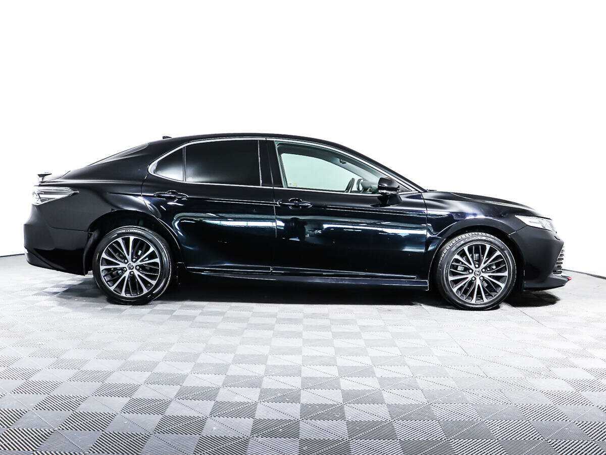 Toyota Camry, 2020 - фото №4