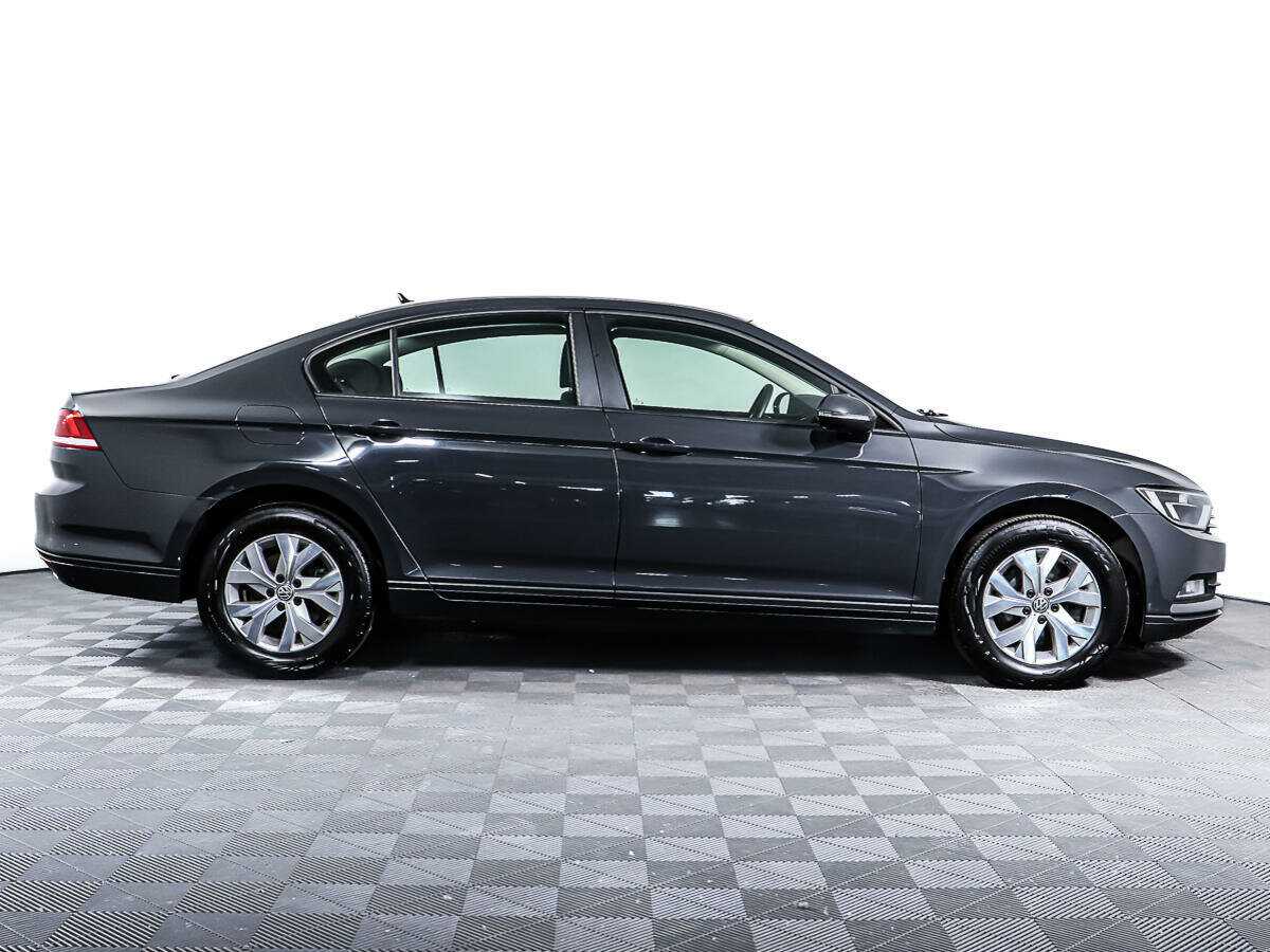 Volkswagen Passat, 2017 - фото №4