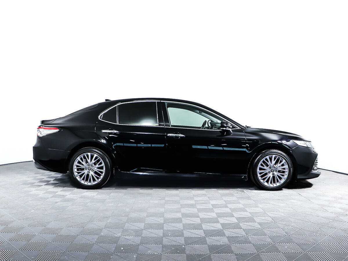 Toyota Camry, 2020 - фото №4
