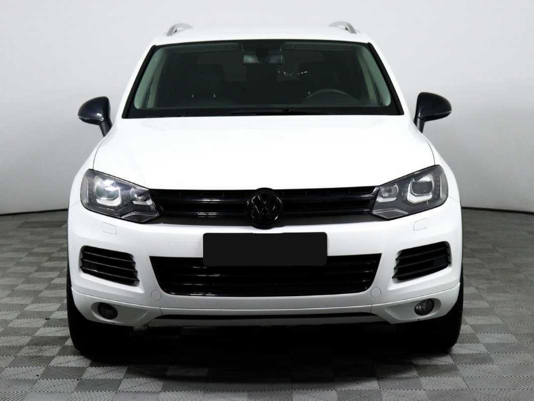 Volkswagen Touareg, 2012 - фото №2