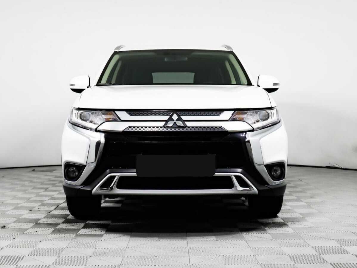 Mitsubishi Outlander, 2020 - фото №2