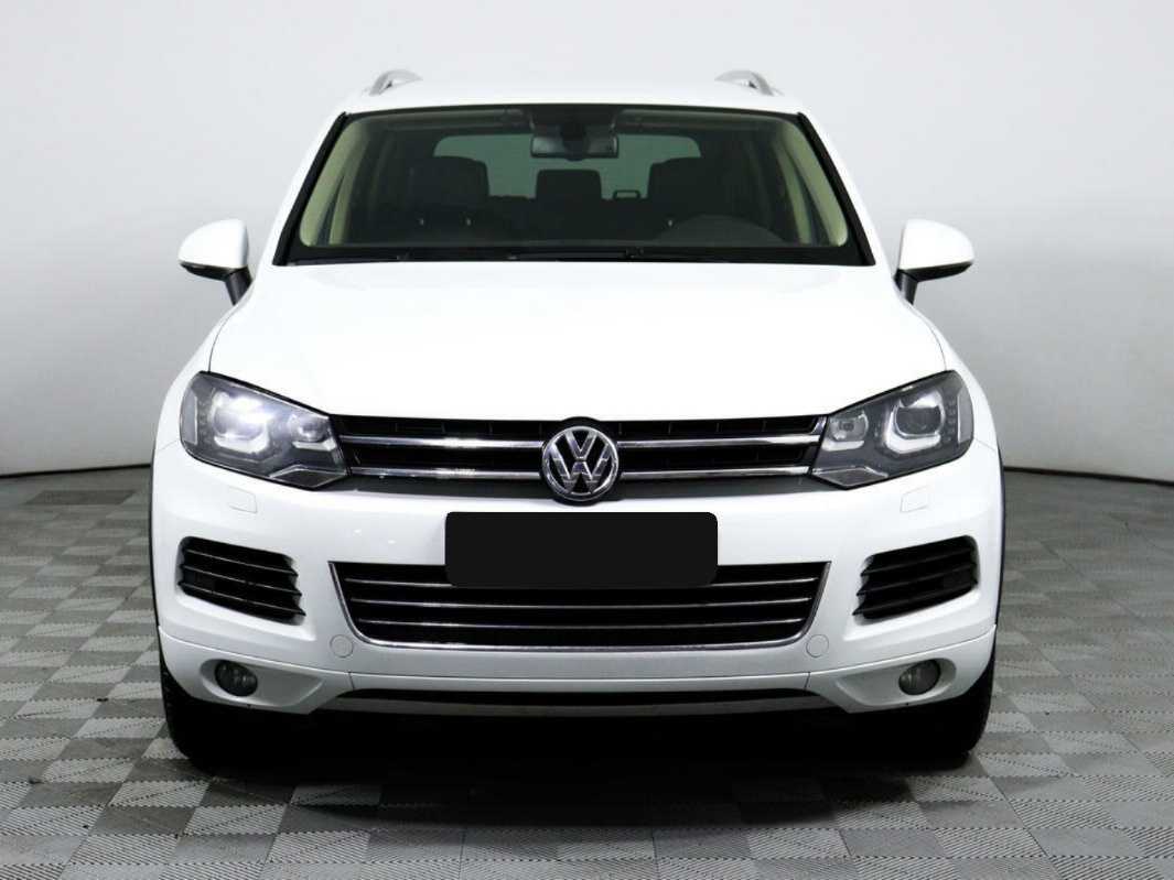 Volkswagen Touareg, 2012 - фото №2