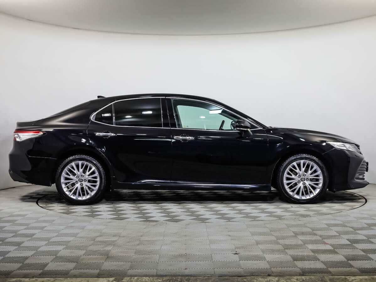 Toyota Camry, 2020 - фото №3