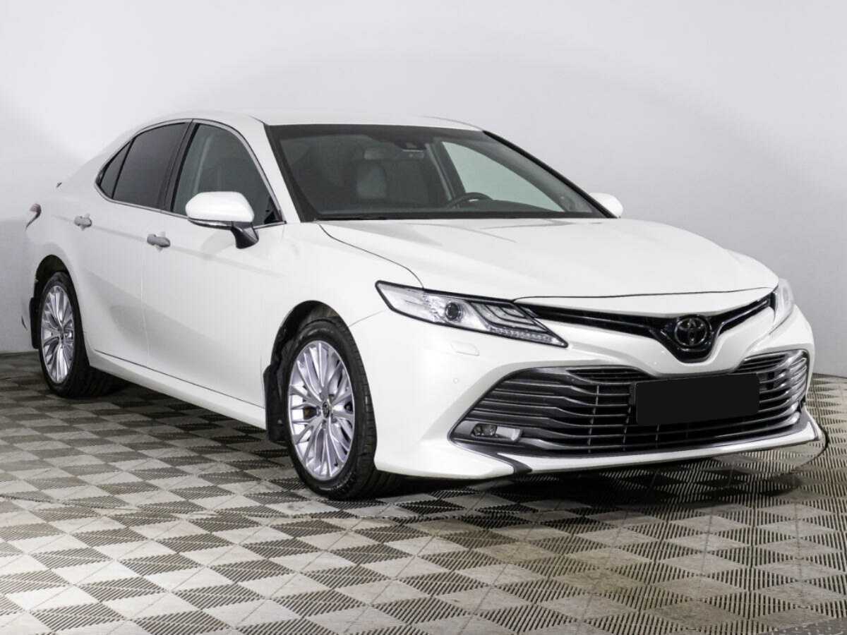 Toyota Camry, 2020 - фото №3