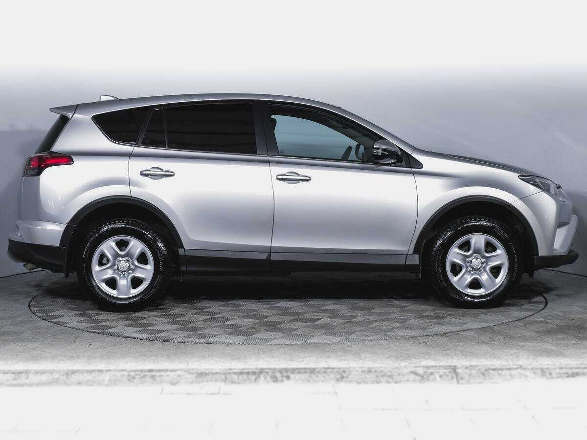 Toyota RAV4, 2018 - фото №4