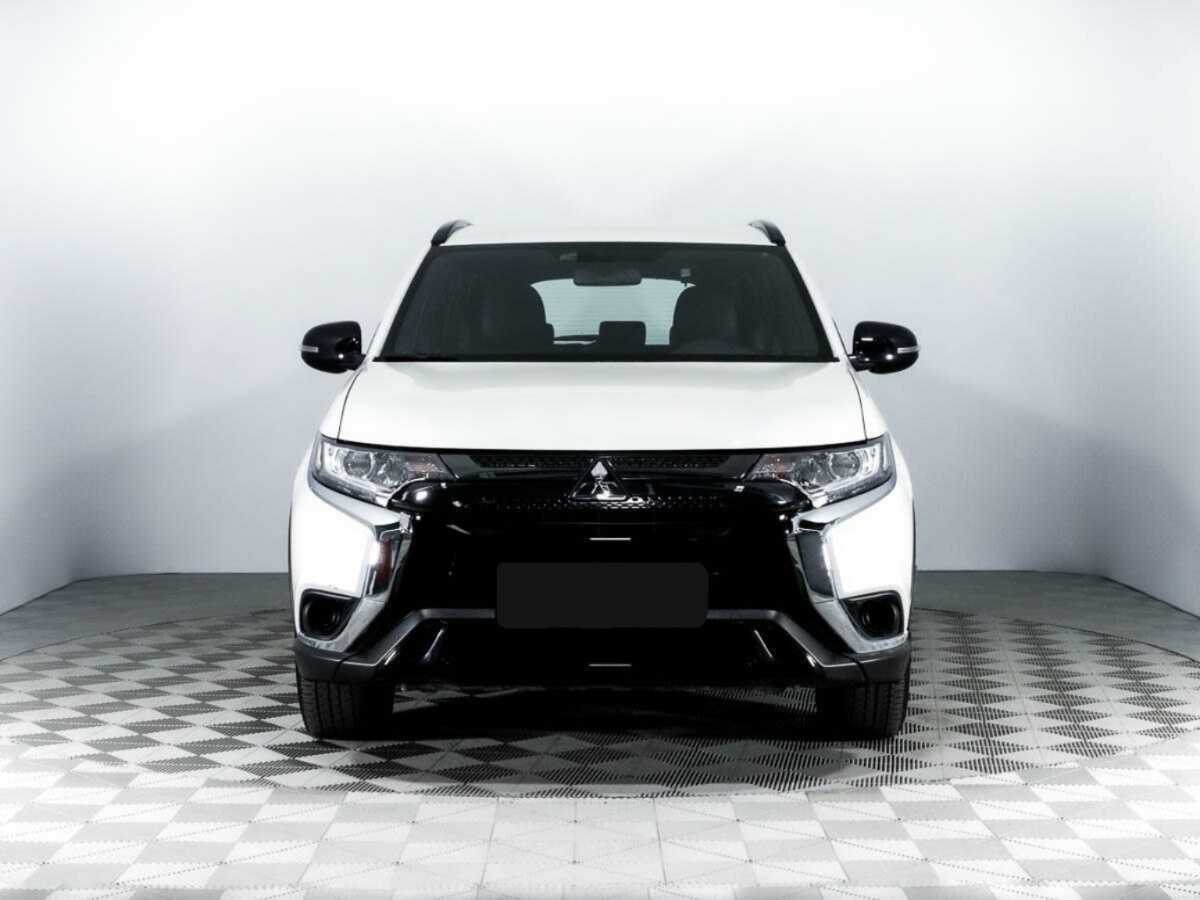 Mitsubishi Outlander, 2021 - фото №2