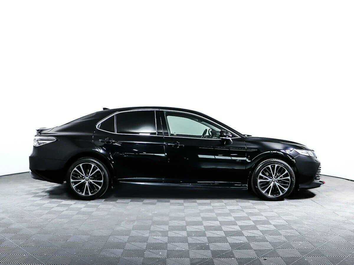 Toyota Camry, 2020 - фото №4