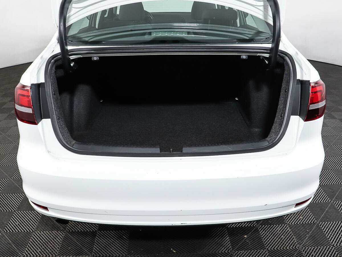 Volkswagen Jetta, 2016 - фото №4