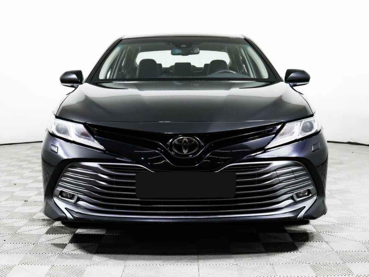 Toyota Camry, 2020 - фото №2