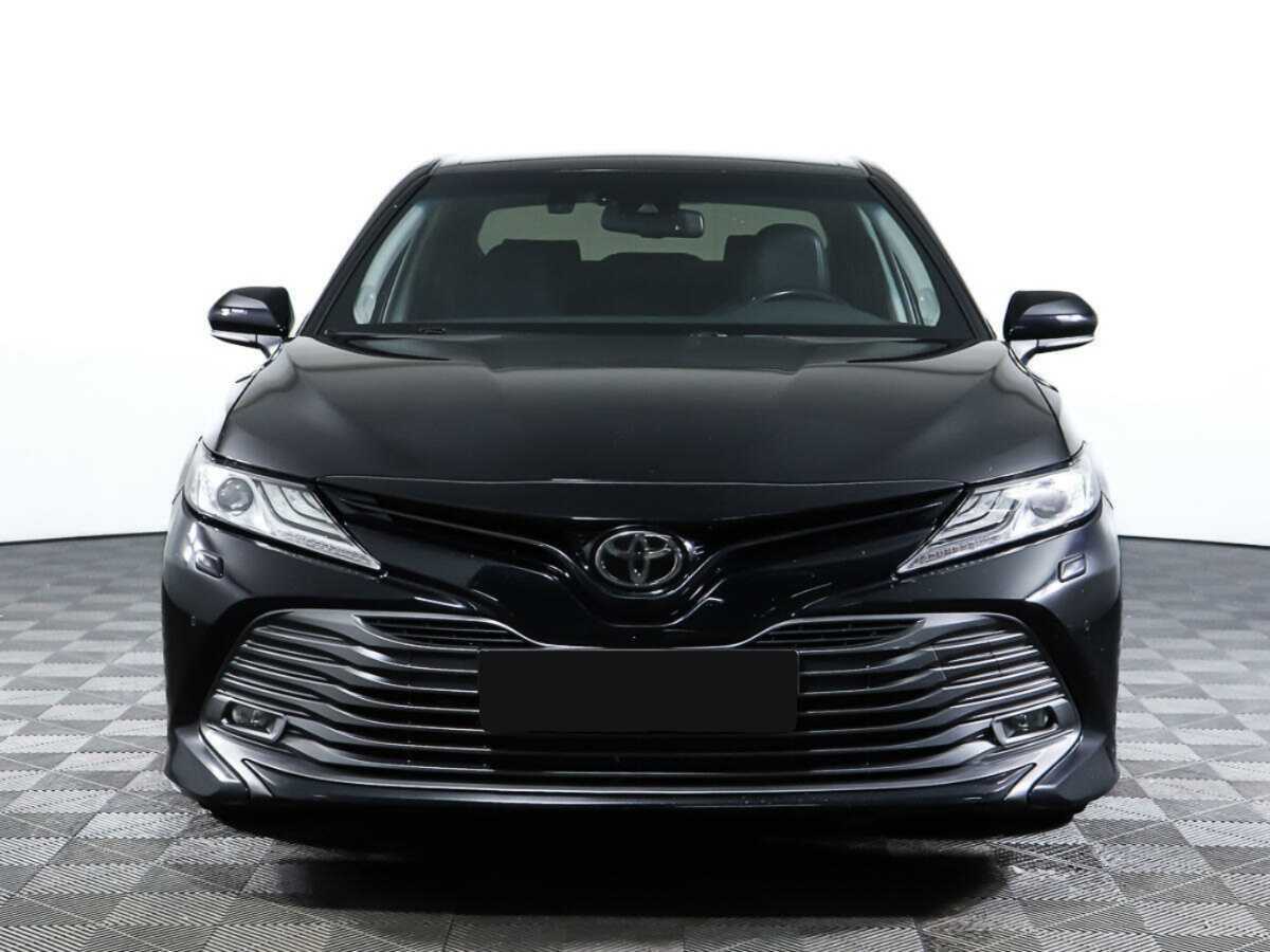 Toyota Camry, 2018 - фото №2