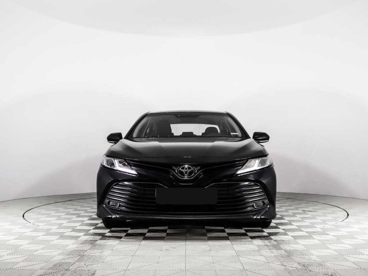 Toyota Camry, 2021 - фото №2