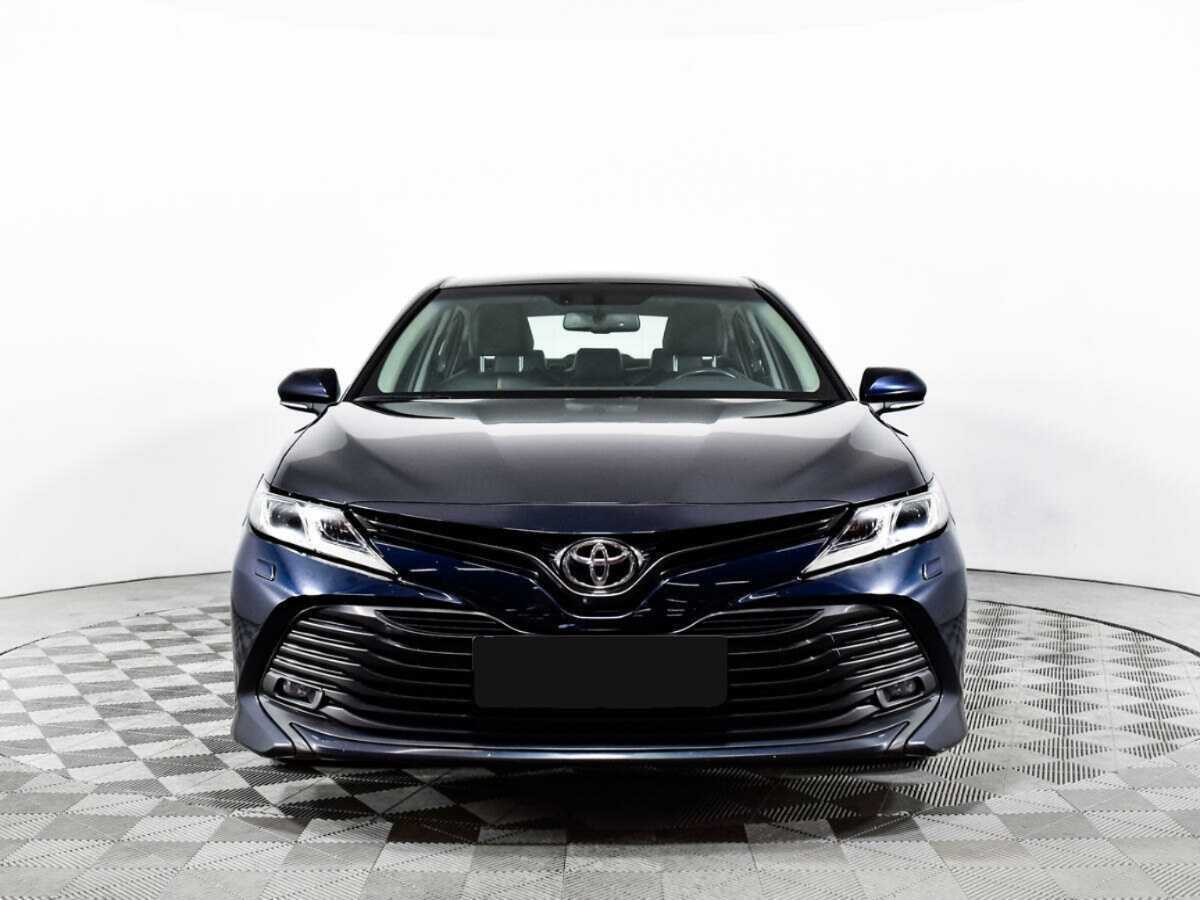 Toyota Camry, 2019 - фото №2