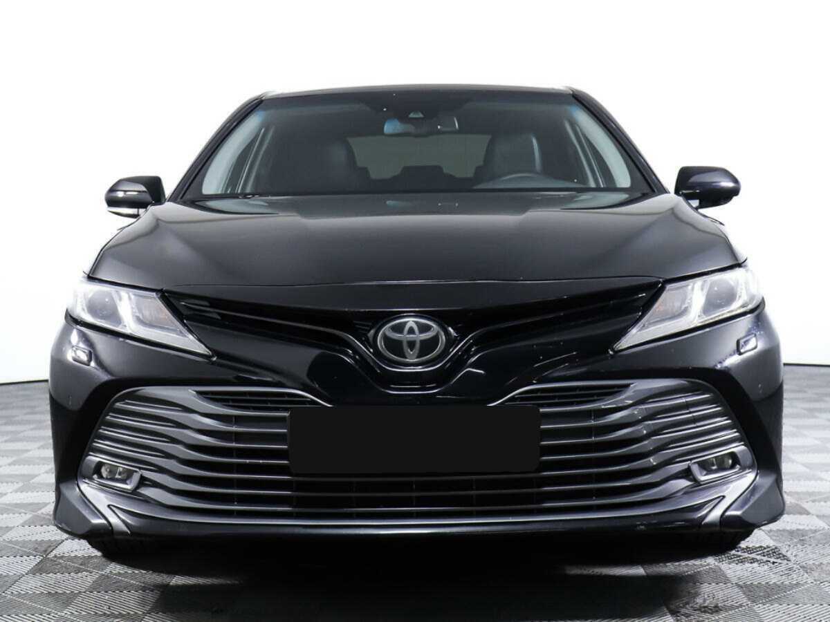 Toyota Camry, 2019 - фото №1