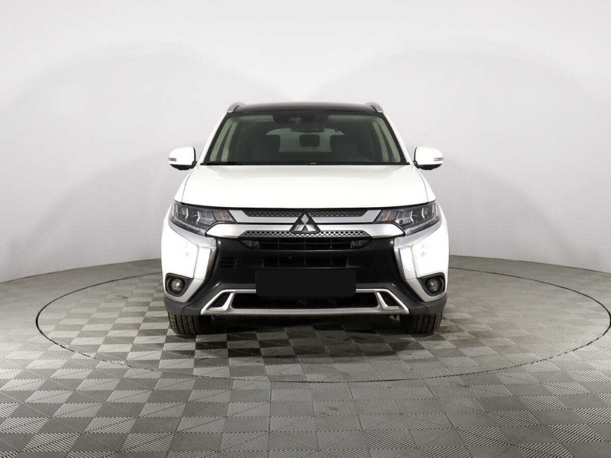 Mitsubishi Outlander, 2019 - фото №2