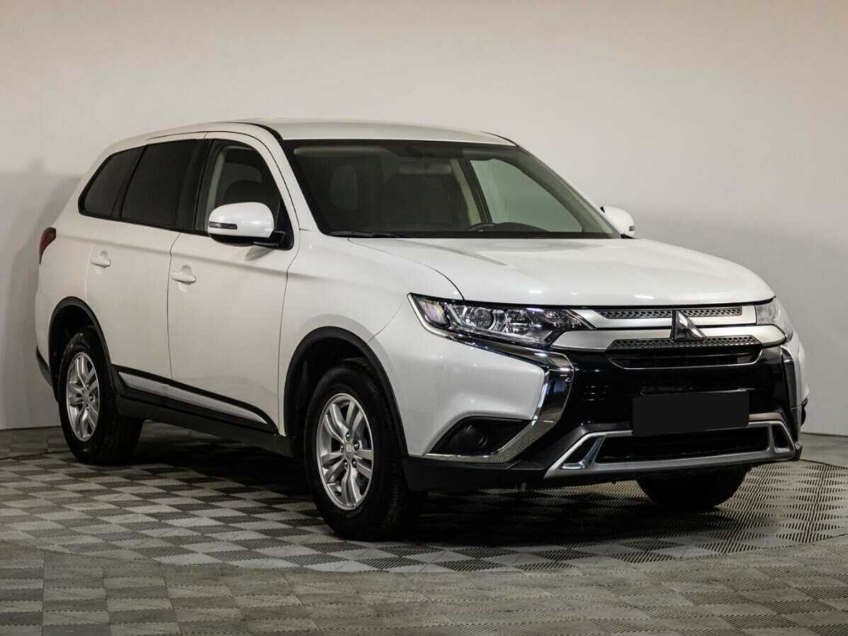 Mitsubishi Outlander, 2020 - фото №2