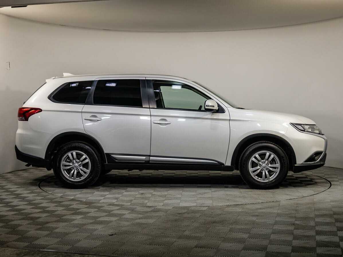 Mitsubishi Outlander, 2020 - фото №3