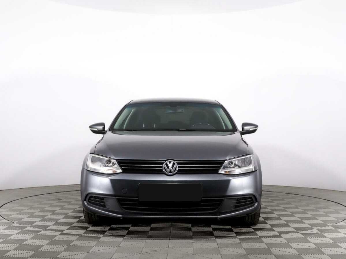 Volkswagen Jetta, 2012 - фото №2
