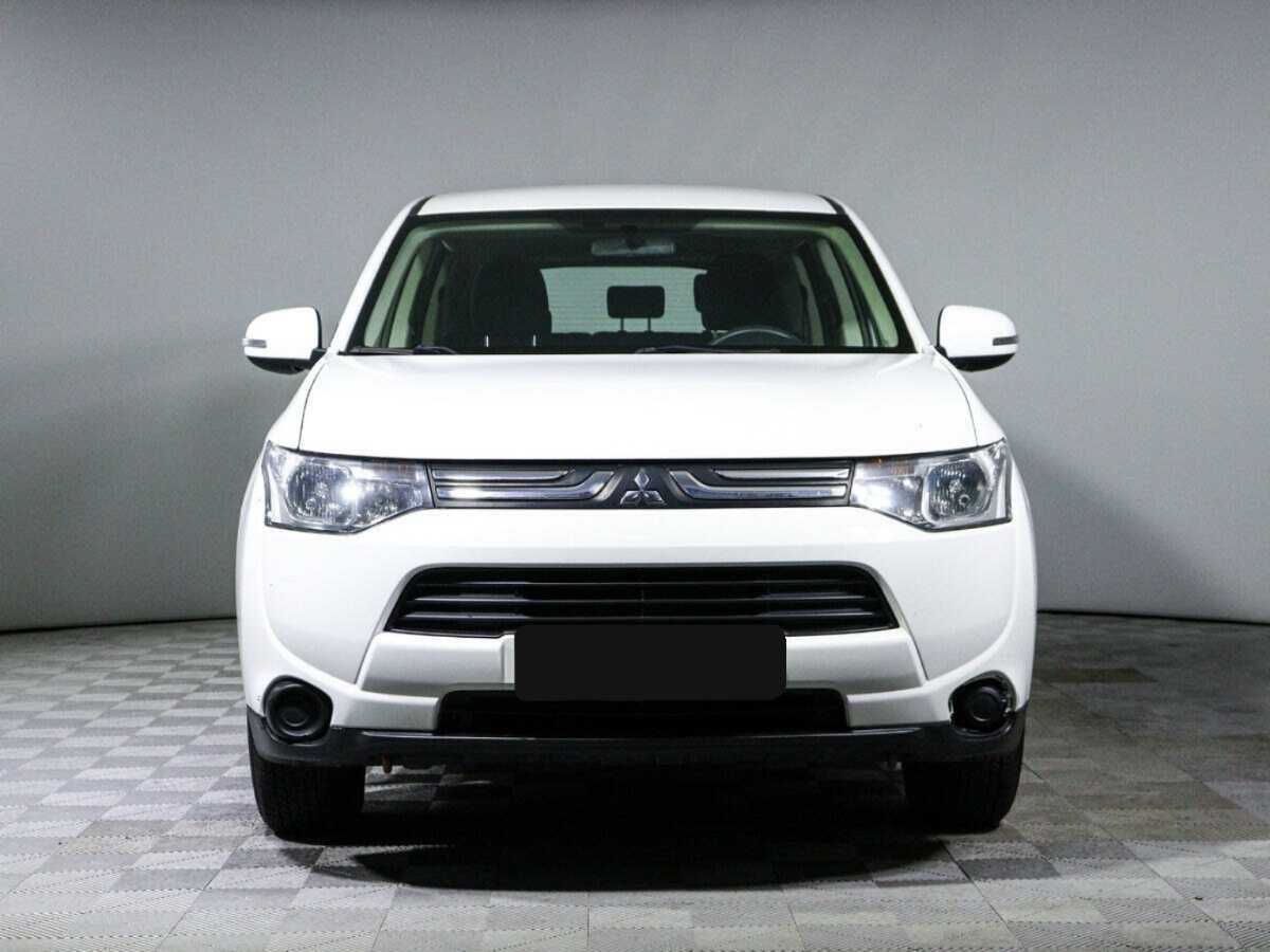 Mitsubishi Outlander, 2013 - фото №2