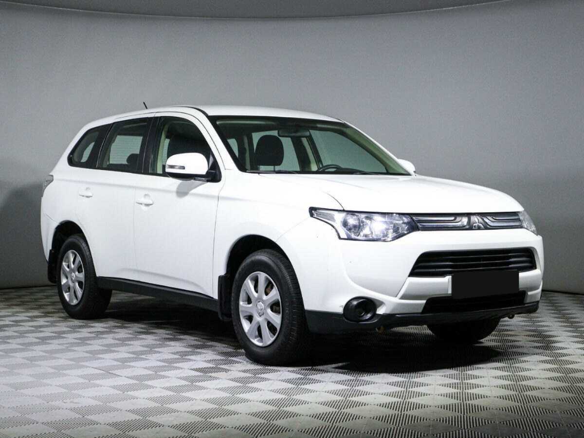 Mitsubishi Outlander, 2013 - фото №3