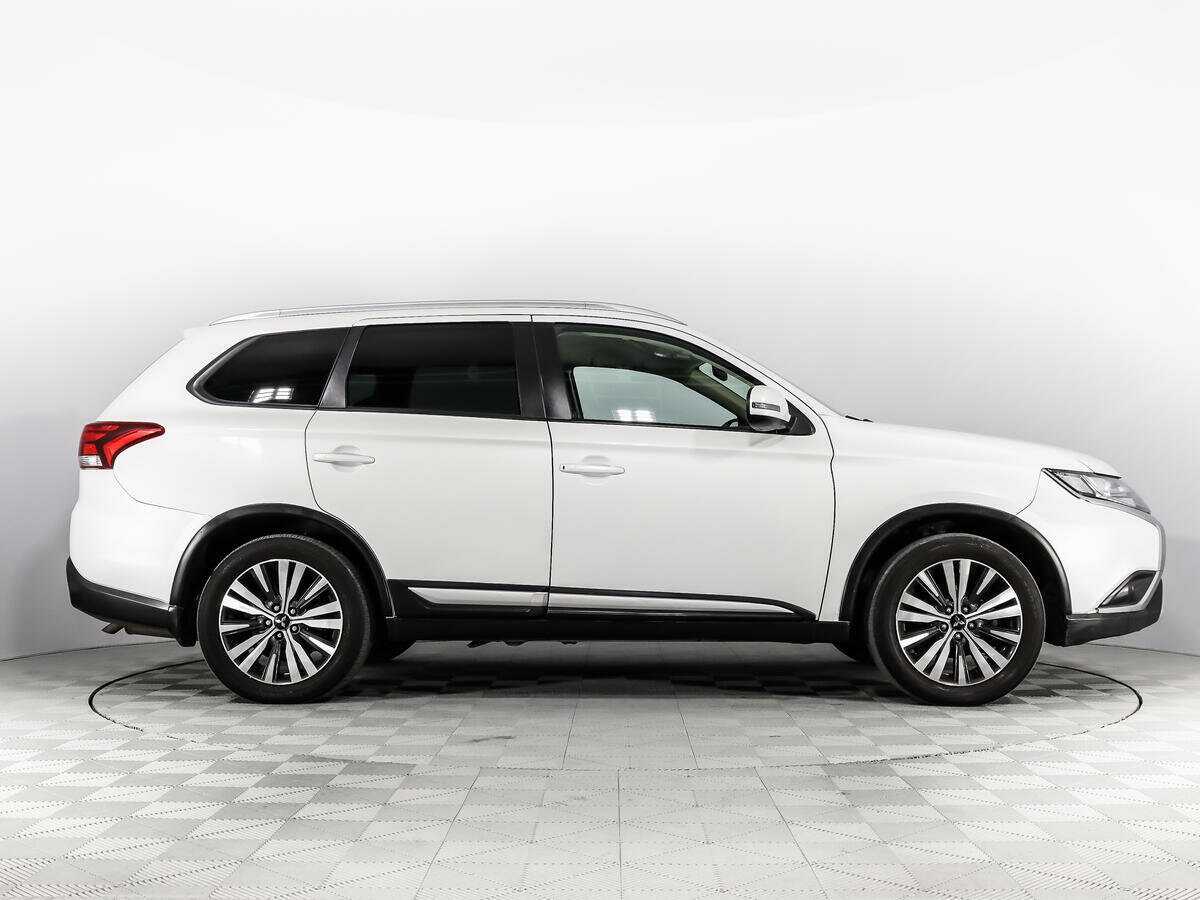 Mitsubishi Outlander, 2020 - фото №4
